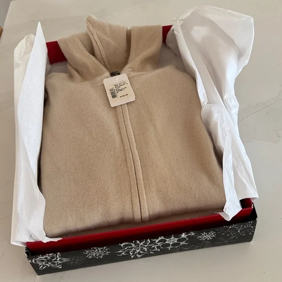 NWT Vintage Cashmere Fernando Sanchez Saks Set - Picture 13 of 13